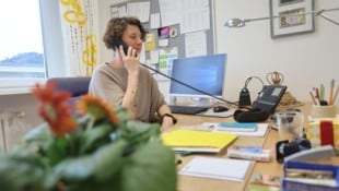 Im Herbst laufen die Telefone bei der Seelsorge heiß (Symbolbild)