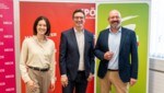 Claudia Gamon, Reinhold Einwallner und Bernie Weber (von links) fordern einen Land-Gemeinden-Konvent. (Bild: Neos)