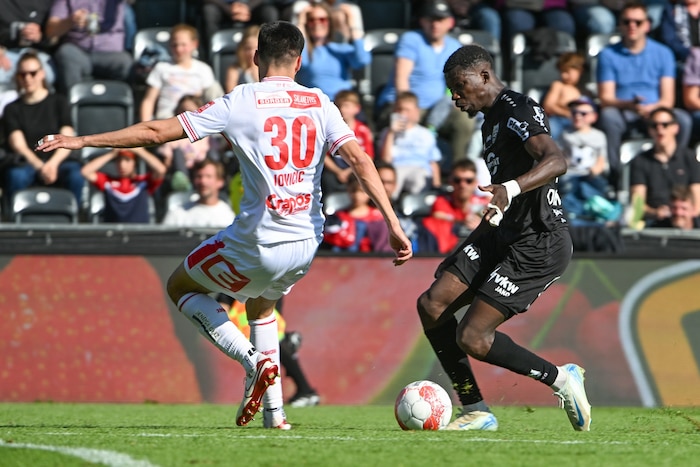 Ousmane Diawara (re.) kehrte im Januar aus Finnland zurück.