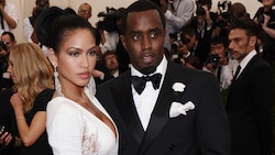 Sean „Diddy“ Combs soll seine damalige Freundin Cassie Ventura mit Sexvideos erpresst und misshandelt haben. (Bild: AP/Photo by Charles Sykes/Invision/AP, File)