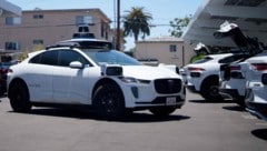 Waymo waren zwischen 2022 und Ende 2024 16 Kollisionen bekannt geworden. (Bild: AFP/ERIC THAYER)