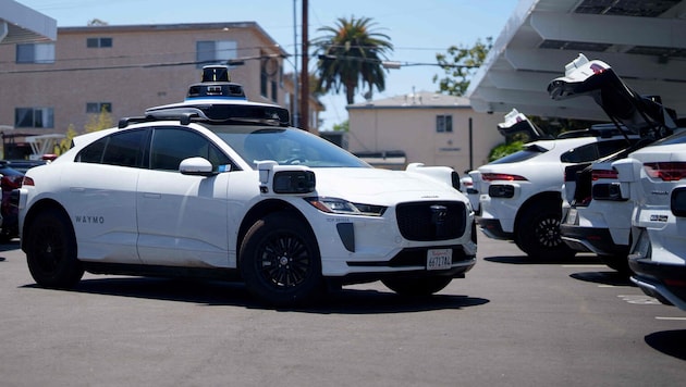 Waymo waren zwischen 2022 und Ende 2024 16 Kollisionen bekannt geworden.