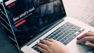 Netflix hat inzwischen mehr als 94 Millionen Kunden weltweit im Abo-Modell mit Werbung. (Bild: wutzkoh - stock.adobe.com)