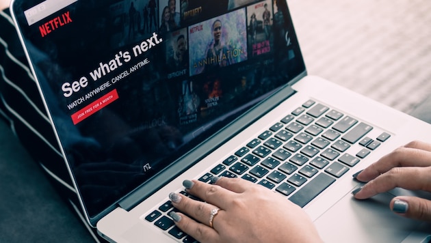 Netflix hat inzwischen mehr als 94 Millionen Kunden weltweit im Abo-Modell mit Werbung.