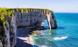 Die Felsen von Étretat in der Normandie.