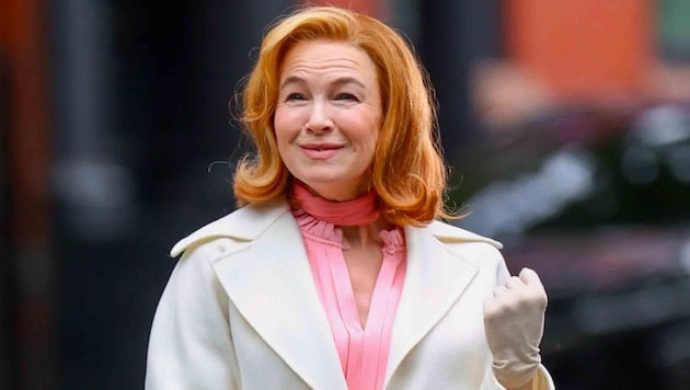Der sonst so jugendliche „Bridget Jones“-Star zeigt sich plötzlich wie eine konservative Dame aus gutem Hause.