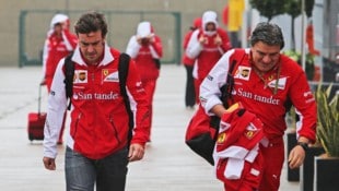 Fernando Alonso (li.) arbeitete in seiner Karriere eng mit Physiotherapeut Fabrizio Borra (re.) ...