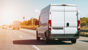 Licht ist in Sicht – zumindest für Vans (Bild: AlexGo - stock.adobe.com)