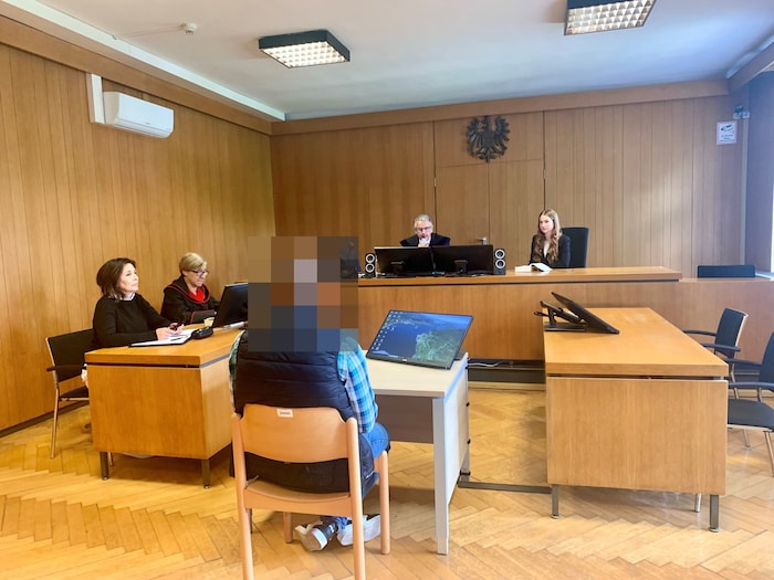 Prozess um Kükenmassensterben am Landesgericht Klagenfurt