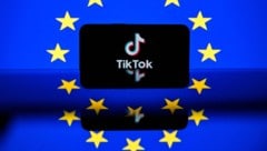 TikTok ist mit seinen Kurzvideos eine der beliebtesten Social-Media-Plattformen – und wegen seiner Besitzstrukturen in den Fokus der Weltpolitik geraten. (Bild: AFP/LIONEL BONAVENTURE)