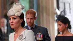 Neue Tränen-Enthüllung über Prinzessin Kate und Herzogin Meghan! (Bild: APA/AFP/POOL/SIMON DAWSON)