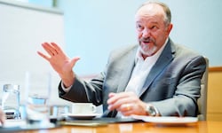 Oberbefehlshaber aller NATO-Truppen von 2013 bis 2016 und erklärter Putin-Kritiker: Vier-Sterne- ...