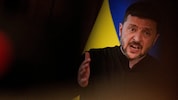 So hat sich das ukrainische Staatsoberhaupt die Verhandlungen in der Türkei sicherlich nicht vorgestellt. (Bild: AP/Evgeniy Maloletka)