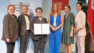 Bader (Mitte) mit den Jurymitgliedern Hochleitner, Laske, Pawlata, Punz-Praxmarer, Steiner.