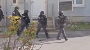 Die Kräfte der SIG rückten professionell vor. Sie konnten die Situation in der Wohnung entschärfen.  (Bild: zVg)