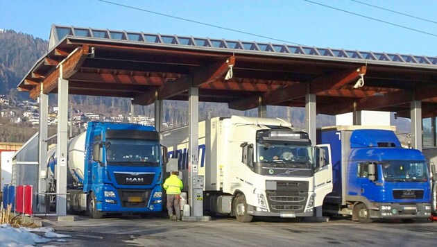 Die Billig-Tankstelle in Fritzens lockt Transit-Lkw an