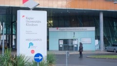 Im Kepler Klinikum wurde ein Vergewaltigungsopfer weggeschickt, weil das Spital nicht Aufnahme hatte. (Bild: Horst Einöder/Flashpictures)