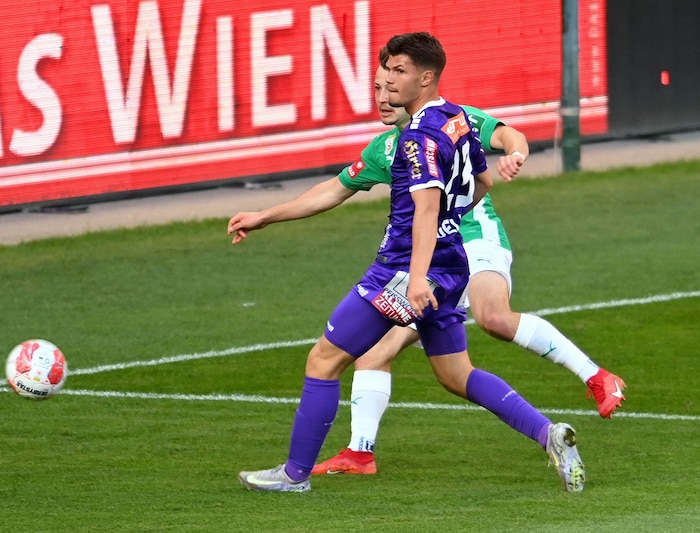 Dino Delic signiert bis 2018, macht aktuell die Abenschule. „Cristiano Ronaldo und mein Papa sind meine Vorbilder!“