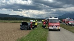 Das Auto der 45-Jährigen wurde in den Acker geschleudert.