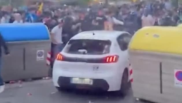 In Barcelona fuhr am Donnerstagabend ein Auto in eine Menschenmenge, die Polizei geht von einem Unfall aus.