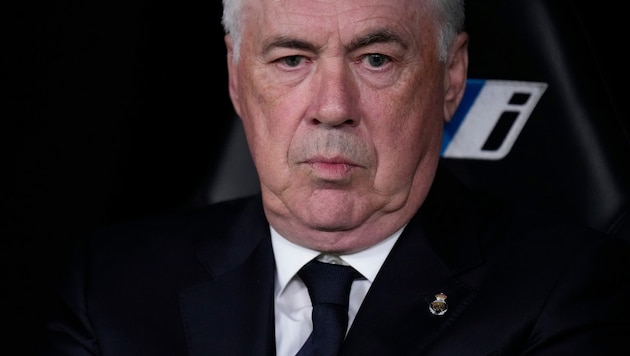 Noch hat Carlo Ancelotti seinen neuen Job gar nicht angetreten, da muss er sich schon mit Chaos im Verband auseinandersetzen ... 