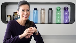 Greiner-Vorstandschefin Saori Dubourg sprach im Interview mit der „Krone“ über Frauenquoten, Kostendruck und Krisenresilienz. (Bild: Krone KREATIV/Andreas Pohlmann, Markus Wenzel)