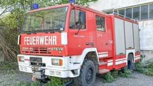 Der Rufpreis für dieses nicht fahrbereite Feuerwehrfahrzeug lag bei 4200 Euro.