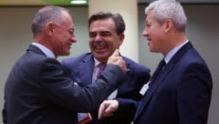 Innenminister Gerhard Karner (links) und sein rumänischer Kollege Catalin Predoiu (rechts) entwickelten ein gutes Verhältnis zueinander.  (Bild: EPA/OLIVIER HOSLET)