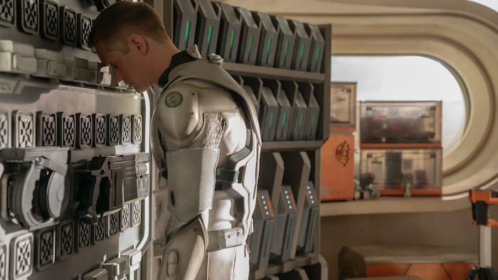 Genervt von allen Menschen: Alexander Skarsgård als Cyborg 238776431.