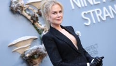Kidman offenherzig bei der Serien-Premiere in Beverly Hills (Bild: AFP/VALERIE MACON)