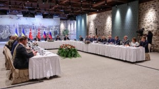Hier sollte es zum Durchbruch im Angriffskrieg auf die Ukraine kommen – die Hoffnungen dürften aber sehr schnell wieder verblassen. (Bild: EPA/TURKISH FOREIGN MINISTER OFFICE HANDOUT)