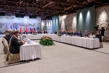 Hier sollte es zum Durchbruch im Angriffskrieg auf die Ukraine kommen – die Hoffnungen dürften aber sehr schnell wieder verblassen. (Bild: EPA/TURKISH FOREIGN MINISTER OFFICE HANDOUT)