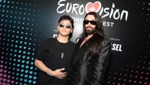 Eurovision Song Contest 2025: Österreichs JJ tat es Conchita (re.) tatsächlich gleich und holte den Sieg. (Bild: ORF/First Look/Roman Zach-Kiesling)