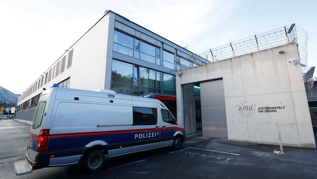 Polizei-Einsatz in der Nacht zum Freitag in der Salzburger Justizanstalt.