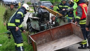 Unter diesem „15er Steyrer“ wurde der Landwirt eingeklemmt und erdrückt (Bild: Matthias Lauber/laumat.at)