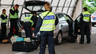Kampf gegen illegale Migration: Lokalaugenschein beim deutsch-österreichischen Grenzübergang ...