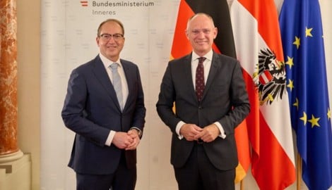 Gemeinsam gegen illegale Zuwanderung: Österreichs Innenminister Karner (rechts) traf seinen deutschen Amtskollegen Alexander Dobrindt. (Bild: BMI)