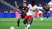 Josef Weberbauer (li.) und Admira bleiben zweitklassig. Diakite (re.) schoss das Goldtor.