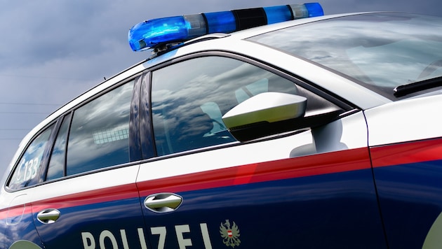 Der Mopedlenker brachte mit seiner rasanten Fahrt mehrere Verkehrsteilnehmer in große Gefahr – ...