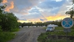 Die Wohnwagen wurden illegal auf einem Grazer Grundstück abgestellt. (Bild: (Korruptions-) Freier Gemeinderatsklub)