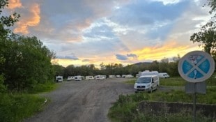 Die Wohnwagen wurden illegal auf einem Grazer Grundstück abgestellt. (Bild: (Korruptions-) Freier Gemeinderatsklub)