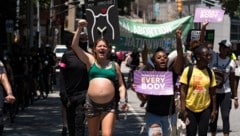 In Georgia kam es immer wieder zu Protesten gegen das Abtreibungsgesetz. (Archivbild) (Bild: AFP/ Megan Varner/Getty Images)