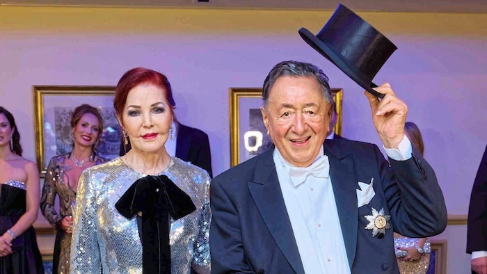 2024 wagten sie ein Tänzchen: Presley war Richard Lugners letzter Opernballgast.