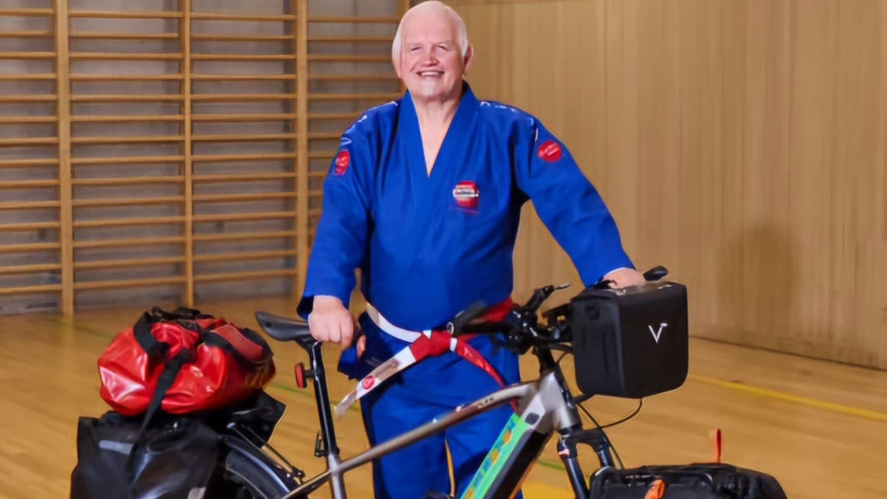 In achtzig Tagen fährt Kofler 13.000 Kilometer mit dem Rad.