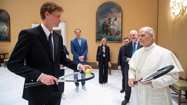 Leo gilt als großer Tennis-Fan und empfing bereits Jannik Sinner. 