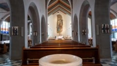 Das Innere der Kirche Mariä Verkündigung in Spittal präsentiert sich lichtdurchflutet.