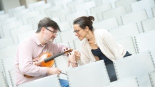 Arek Golinski &amp; Silvia Frigato sind auf dem Cover des Programms, das Aquarelle von Pianistin ...