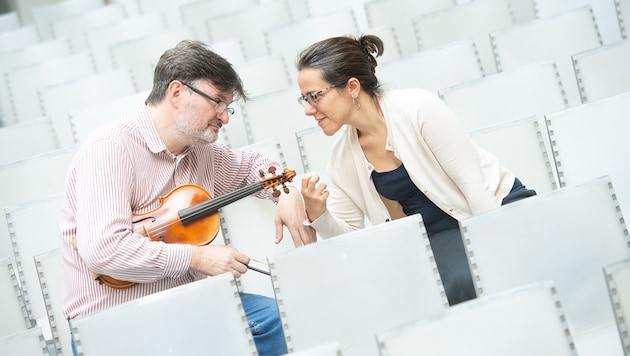 Arek Golinski & Silvia Frigato sind auf dem Cover des Programms, das Aquarelle von Pianistin Agnes Wolf adeln.