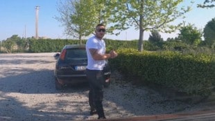 Vor drei Jahren tappte der Spiegeltrick-Betrüger namens Giacomo in Jesolo in die Kamerafalle ...