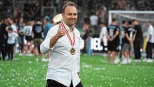Thomas Tebbich jubelt über ein Rekordjahr. (Bild: Pail Sepp)
